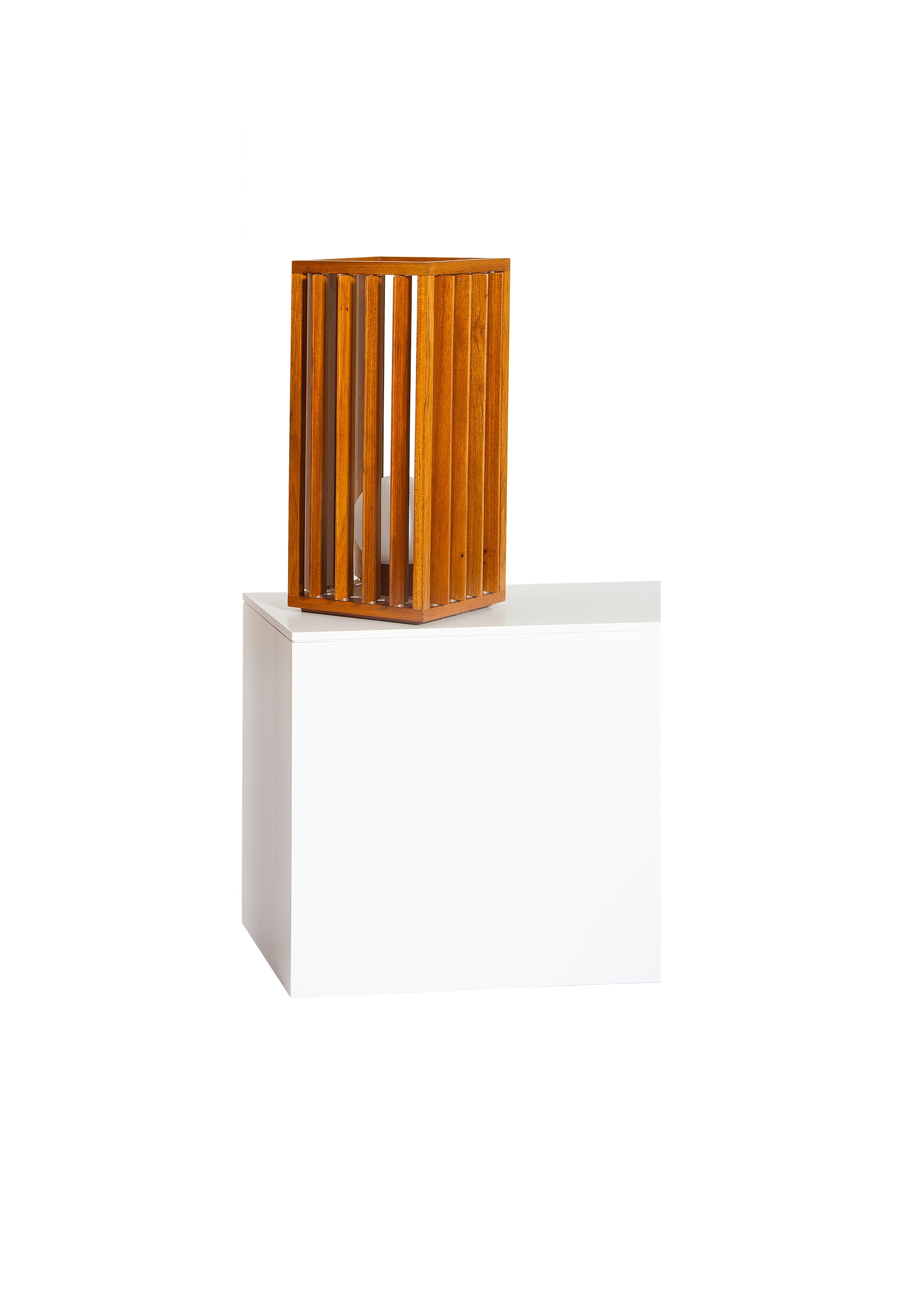 Luminária de Mesa Corb